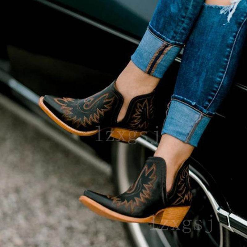 Bottes Chelsea style européen et américain avec broderie sur le bout. - LA TendanceStore multi service