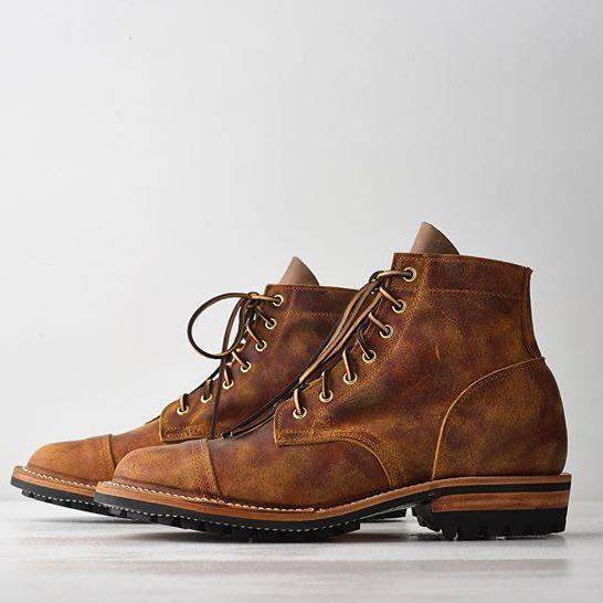 Bottes décontractées pour homme, style rétro, à talon bas carré, bout carré et fine lanières. - LA TendanceStore multi service