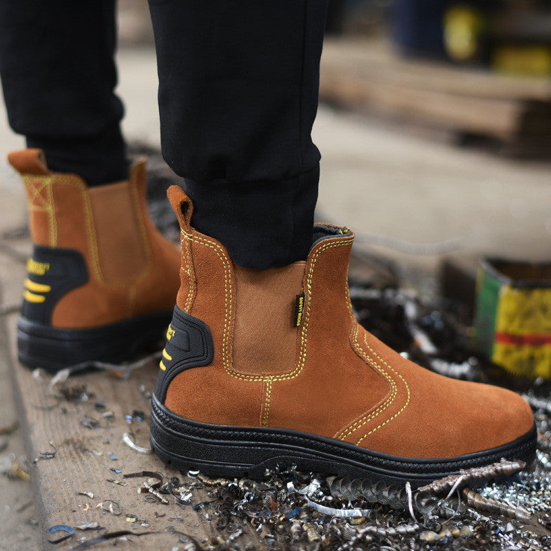 Special protective shoes for welders, resistant to splashes, burns, high temperatures and abrasion