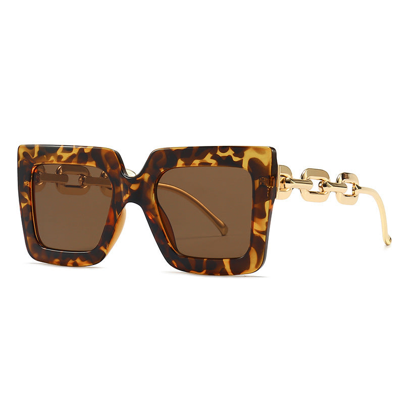 European and American fashion square frame sunglasses for women.