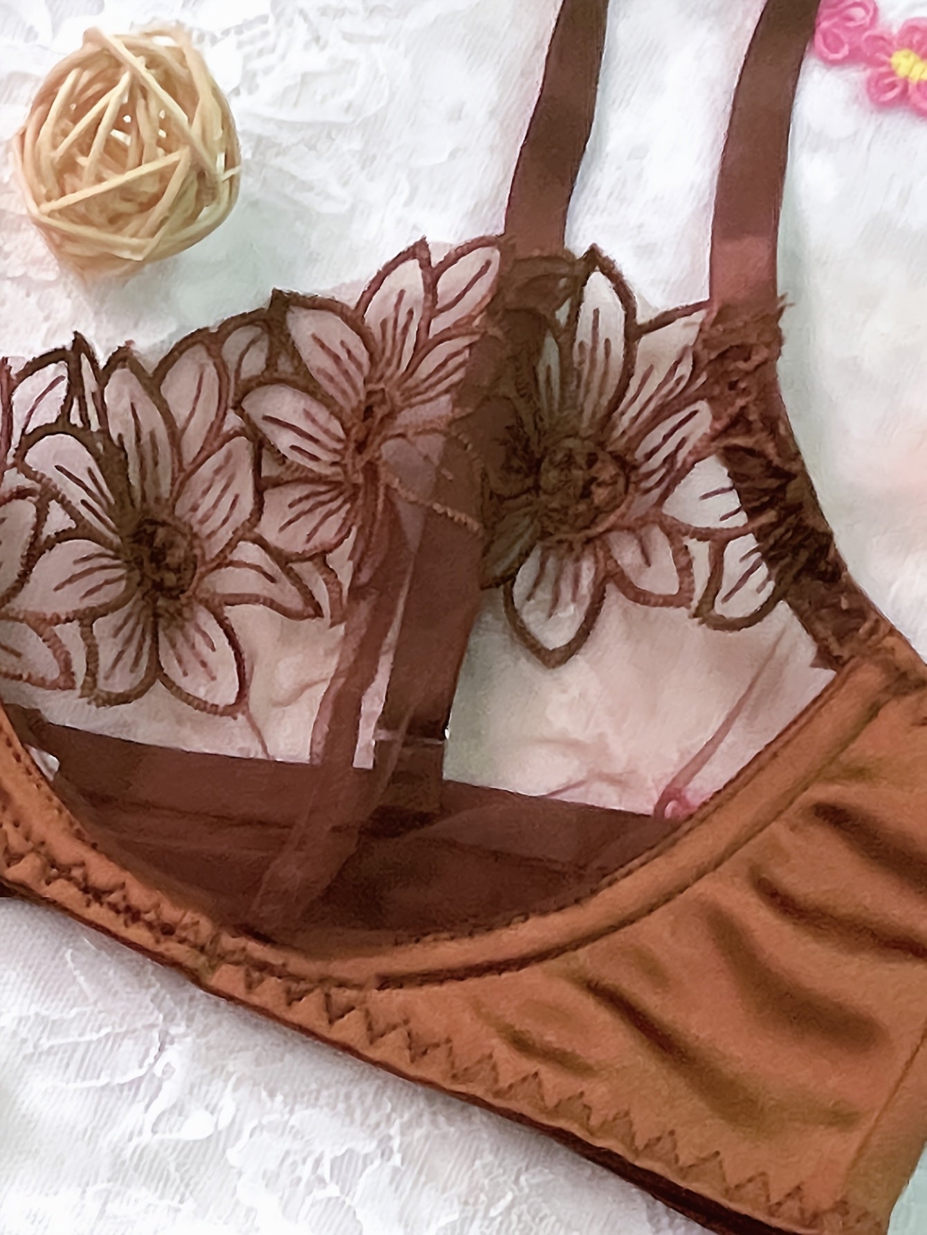 High-end Embroidered Sexy Elegant Underwear Set, See-through Adjustable Shoulder Strap Bra