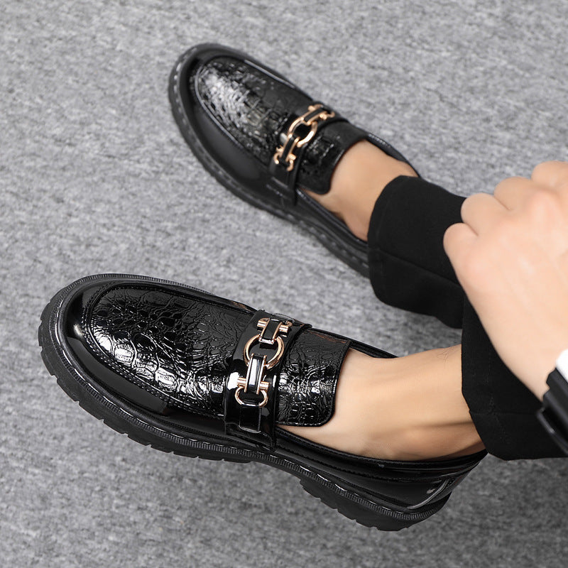 Men's shiny leather shoes, casual and youthful British style