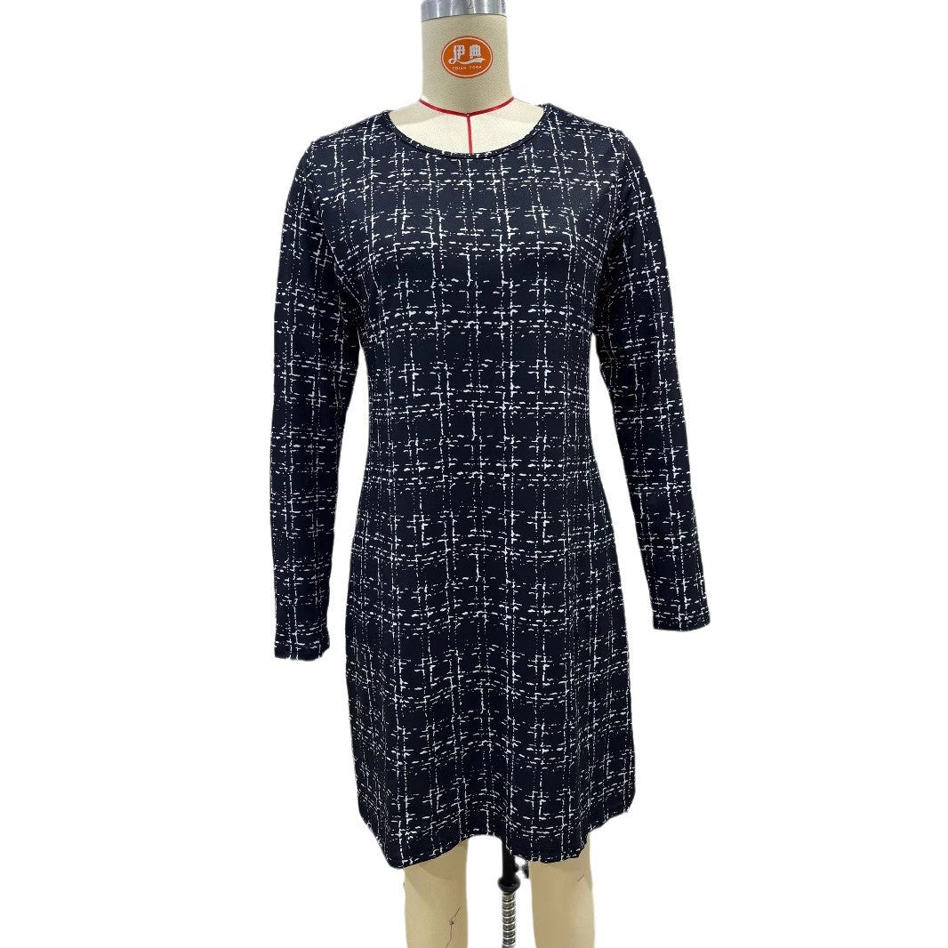 Women's Elegant Long Sleeve Knit Dress with Round Neck and Plaid Pattern