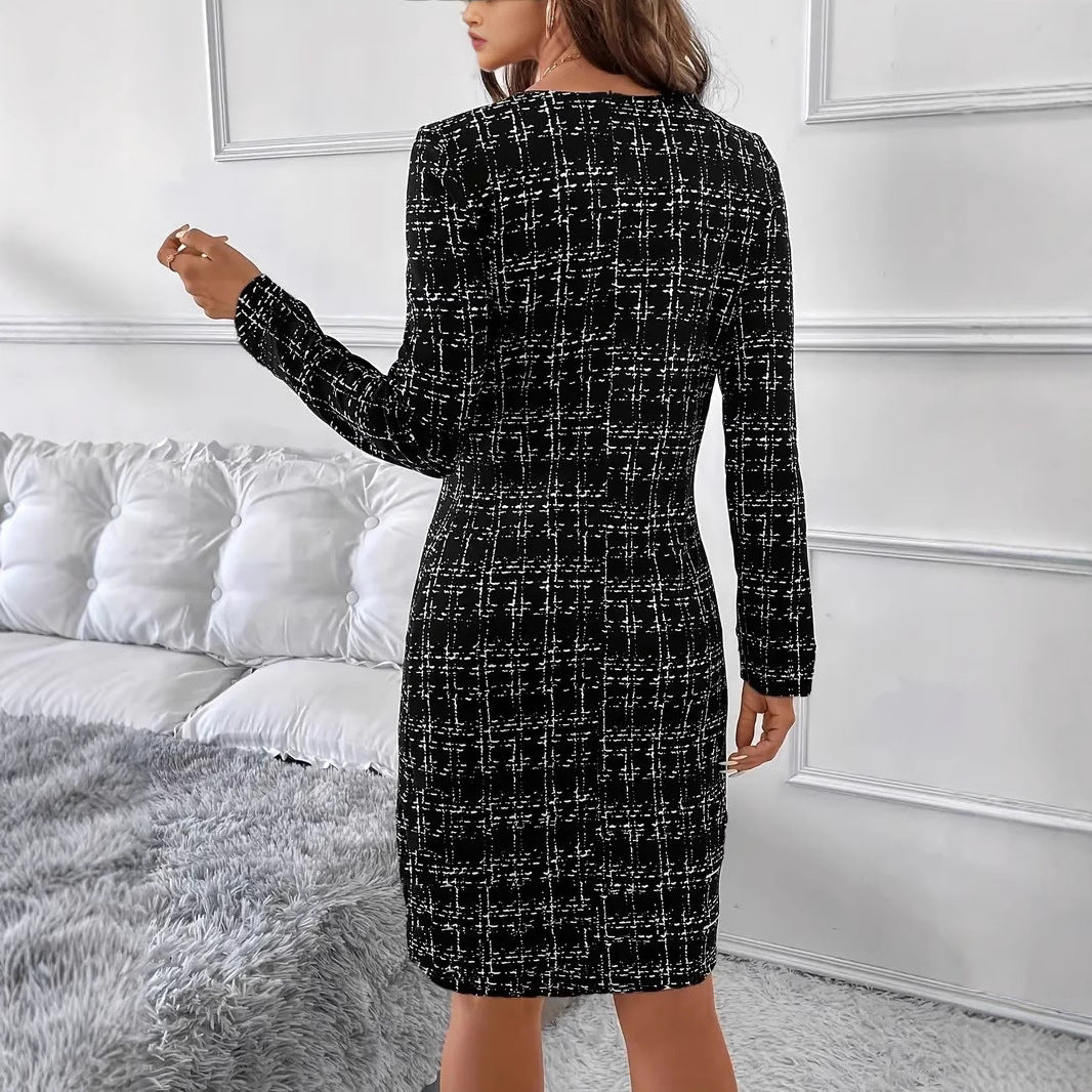 Women's Elegant Long Sleeve Knit Dress with Round Neck and Plaid Pattern