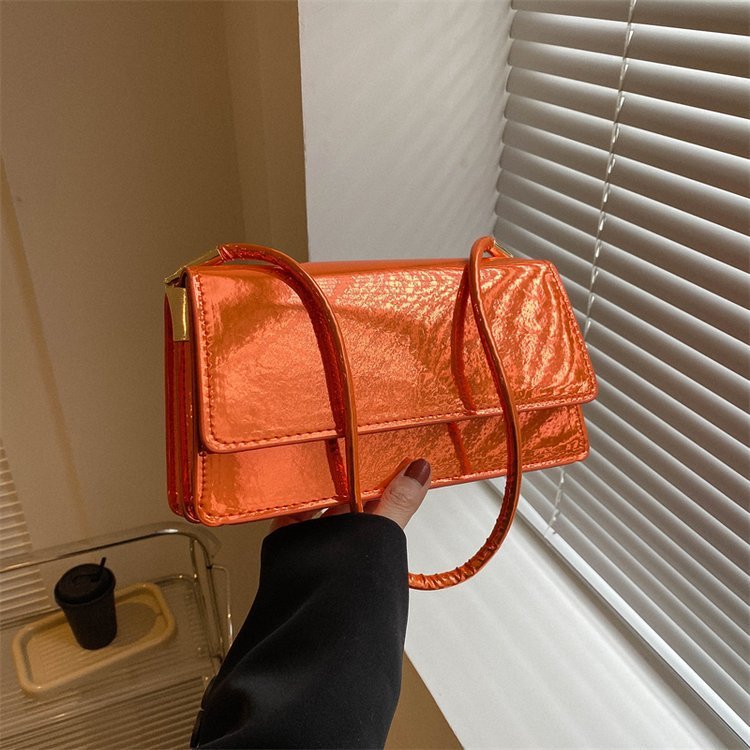 Fashionable and trendy portable small square bag, western style, bright as paint