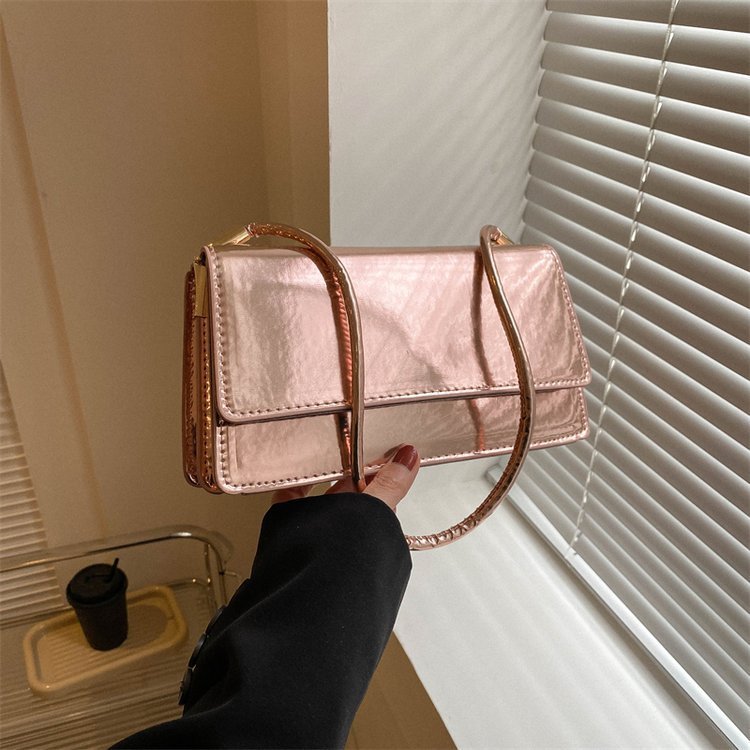 Fashionable and trendy portable small square bag, western style, bright as paint