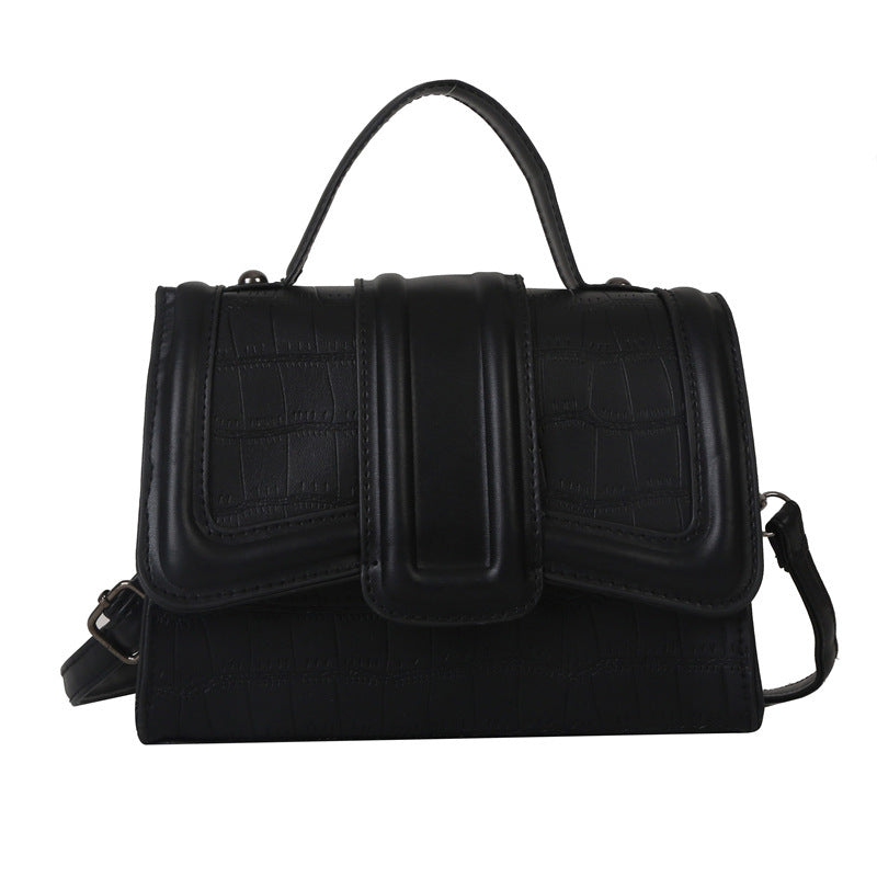 Trendy, personalized, elegant and simple handbag for travel