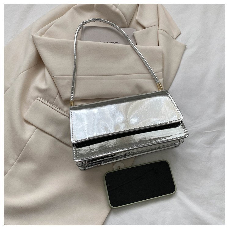 Fashionable and trendy portable small square bag, western style, bright as paint