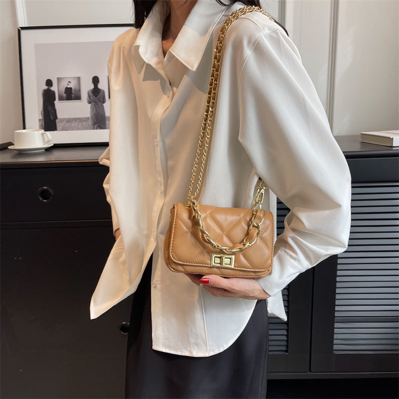 Simple and fashionable rhombic chain small square bag with high sensitivity