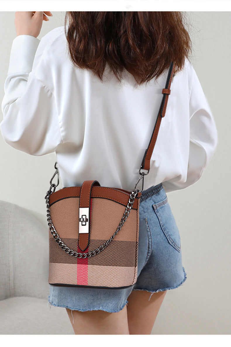 Qiandian Plaid Leather Bucket Bag